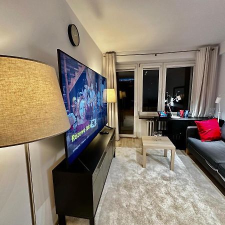 ורשה Decor 3 Metro Fast Wifi 1Gbs 80'Tv Hbo Disney Appletv מראה חיצוני תמונה