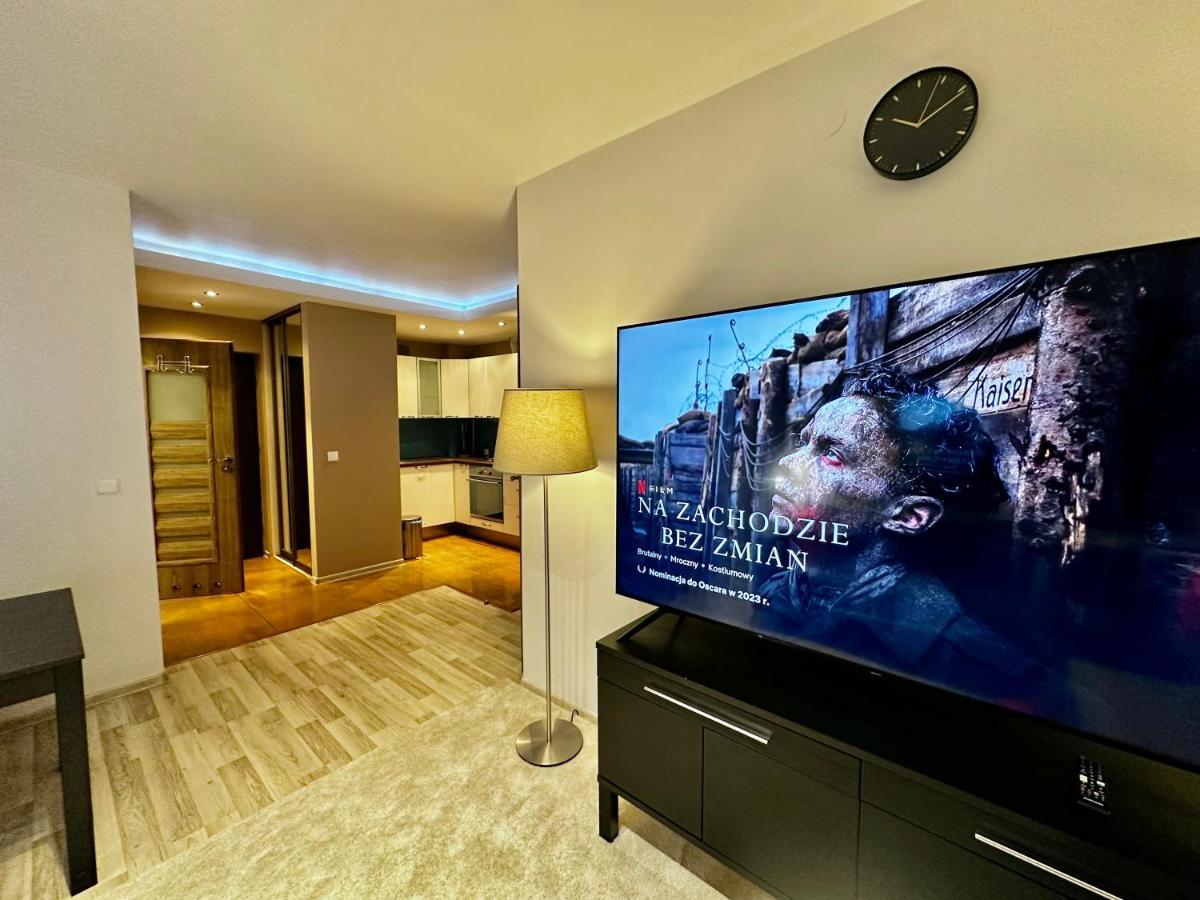 ורשה Decor 3 Metro Fast Wifi 1Gbs 80'Tv Hbo Disney Appletv מראה חיצוני תמונה