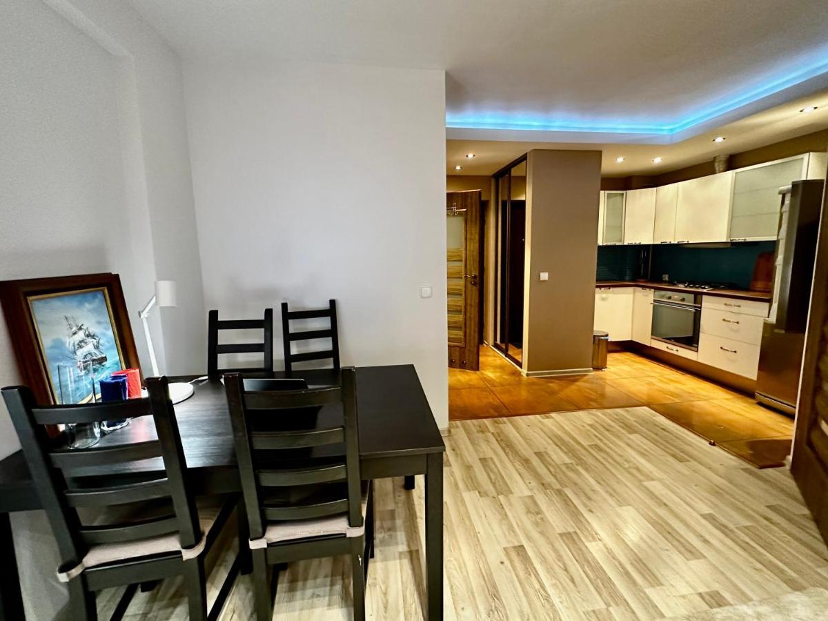 ורשה Decor 3 Metro Fast Wifi 1Gbs 80'Tv Hbo Disney Appletv מראה חיצוני תמונה