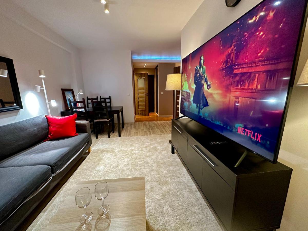 ורשה Decor 3 Metro Fast Wifi 1Gbs 80'Tv Hbo Disney Appletv מראה חיצוני תמונה