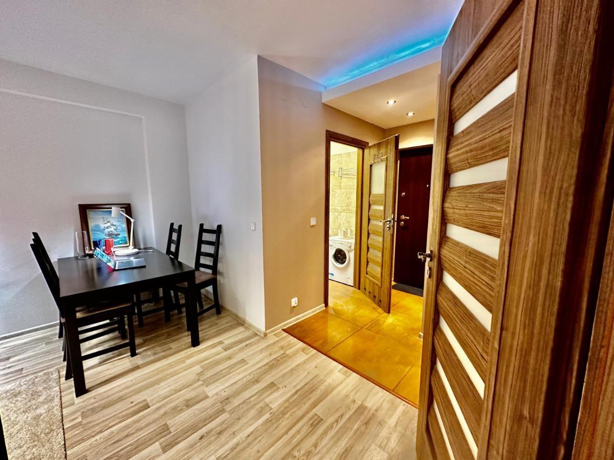 ורשה Decor 3 Metro Fast Wifi 1Gbs 80'Tv Hbo Disney Appletv מראה חיצוני תמונה