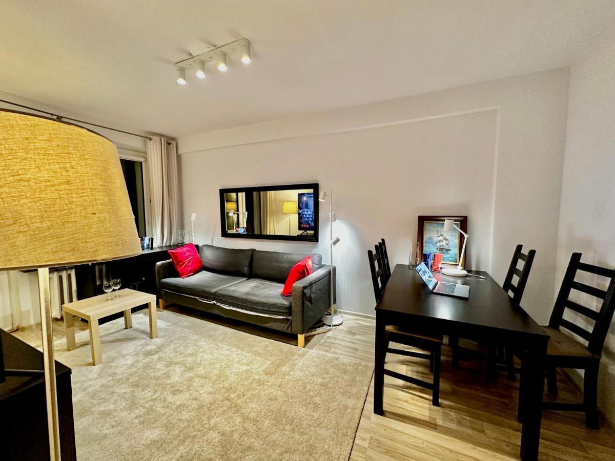 ורשה Decor 3 Metro Fast Wifi 1Gbs 80'Tv Hbo Disney Appletv מראה חיצוני תמונה