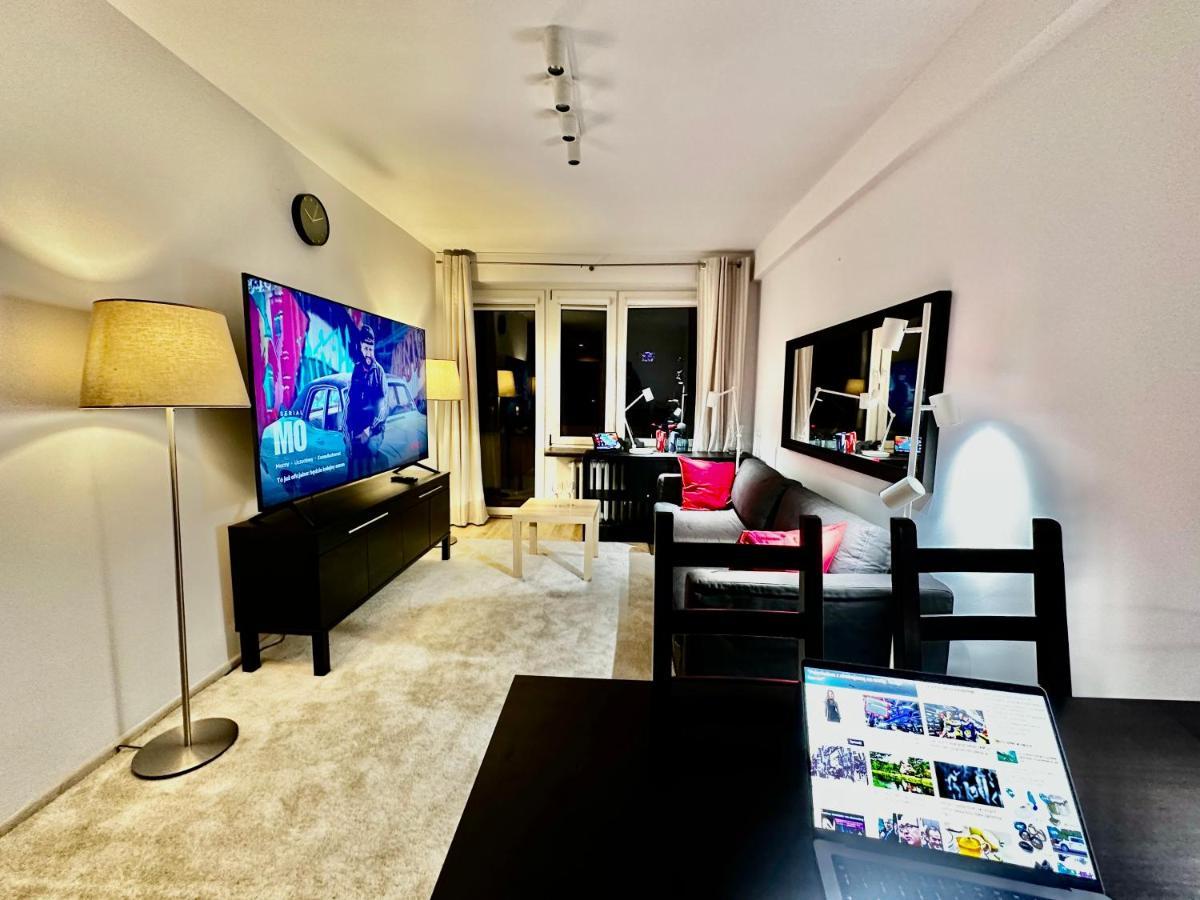 ורשה Decor 3 Metro Fast Wifi 1Gbs 80'Tv Hbo Disney Appletv מראה חיצוני תמונה